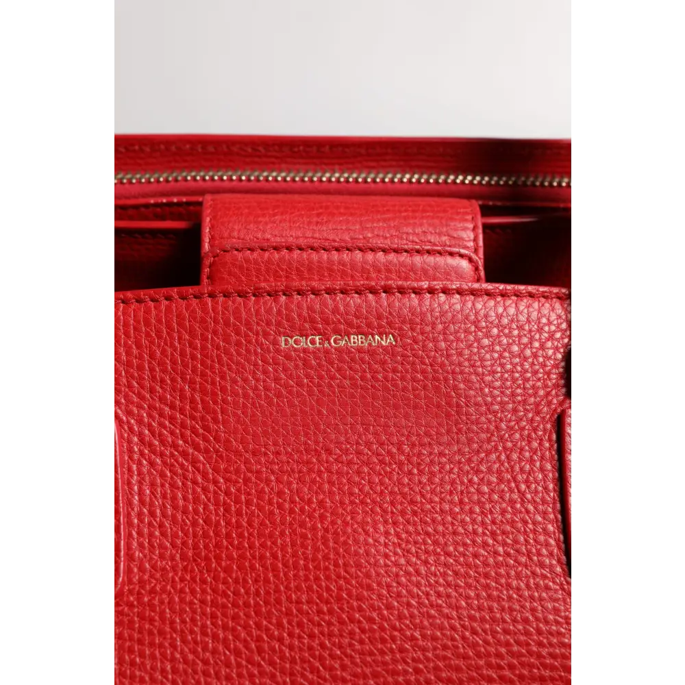 Dolce & Gabbana Rote Kalbsleder Tasche mit Logo-Plakette am oberen Griff