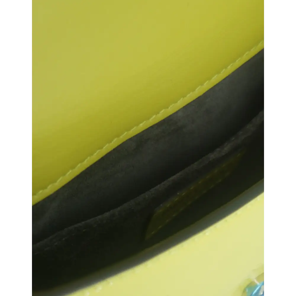 Jimmy Choo Kleine Umhängetasche aus Leder in Limonengelb