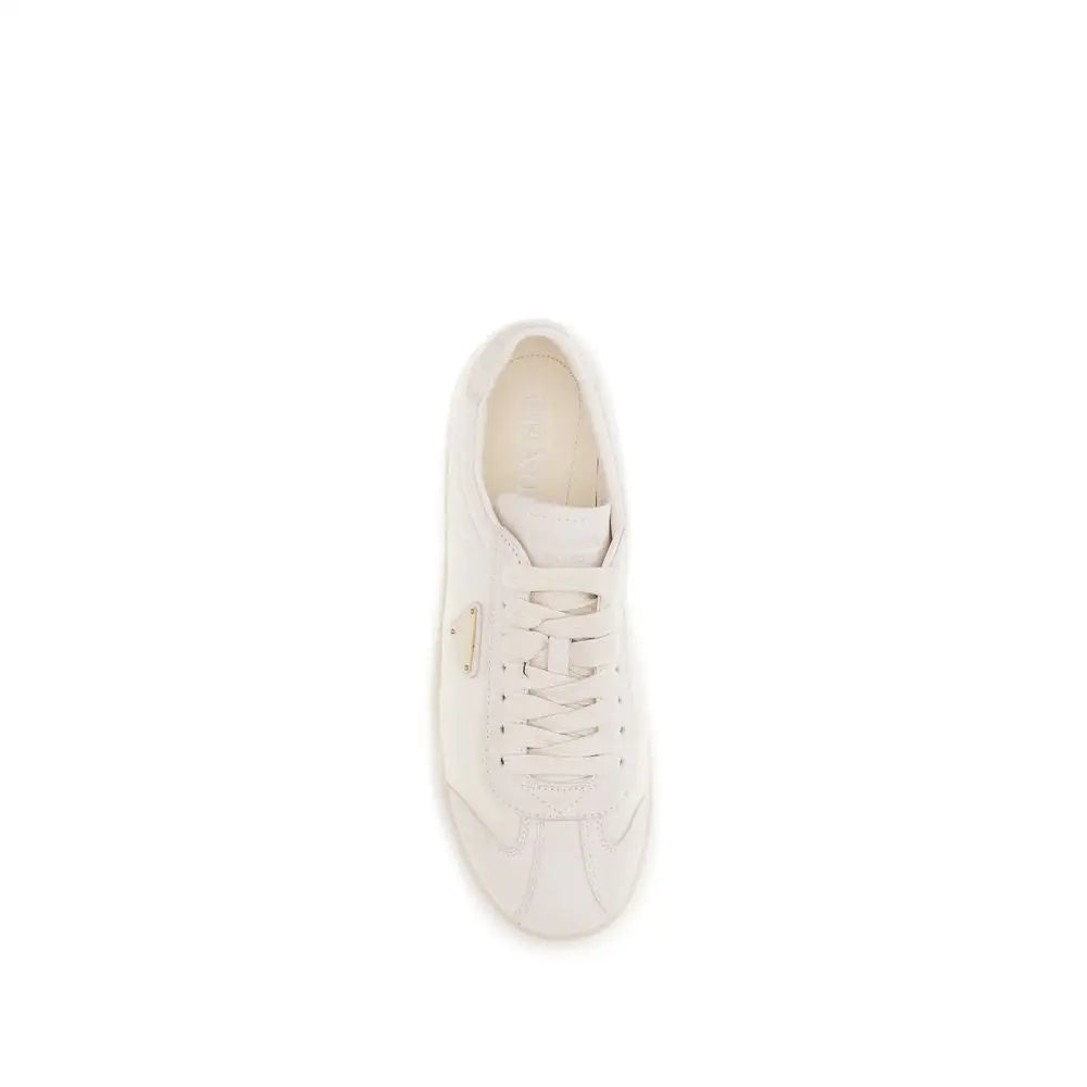 Prada Cremefarbene Polyamid Sneakers mit niedrigem Schaft