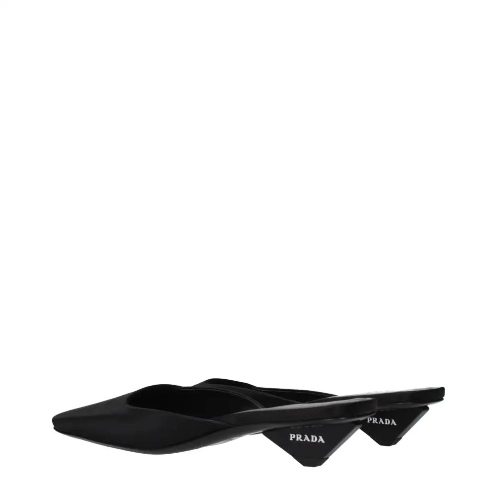 Prada Schwarze Satin-Flachsandalen