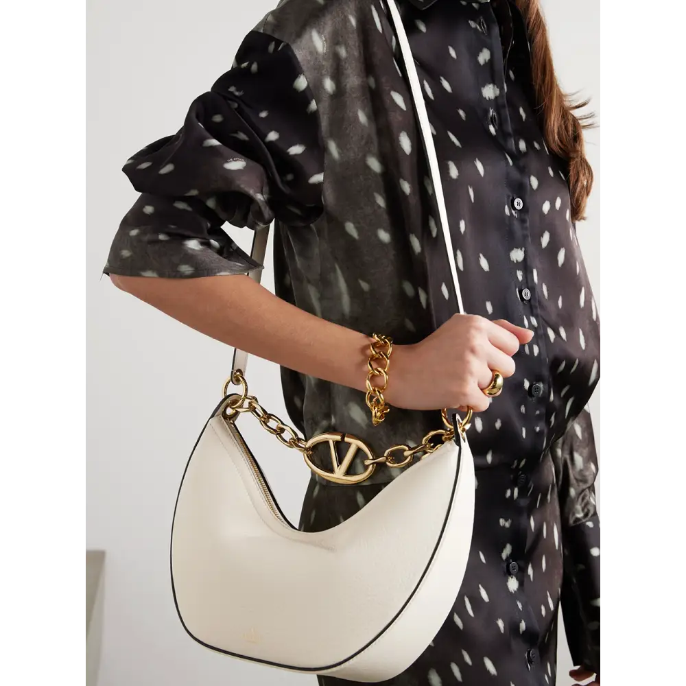 Valentino Garavani Elfenbeinfarbenes Leder Kleine Hobo Vlogo Umhängetasche