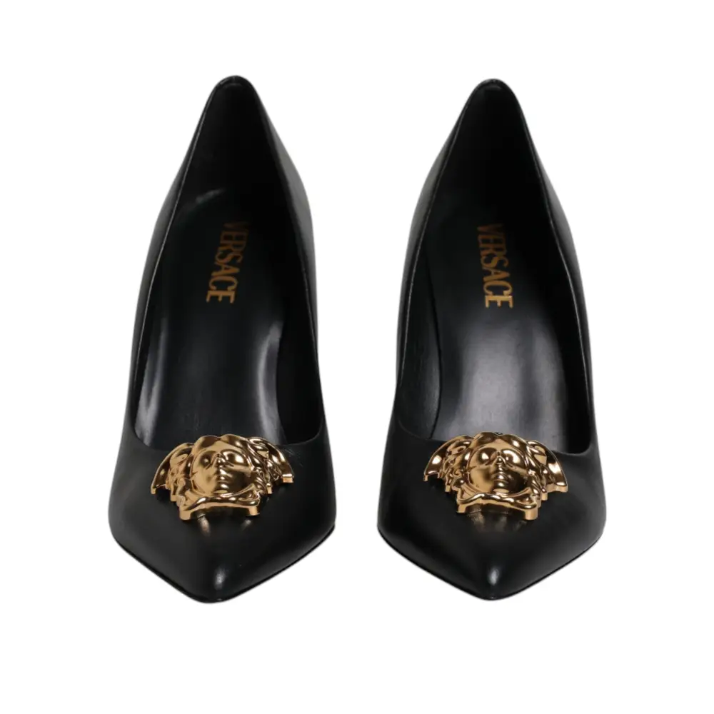 Versace Schwarz Leder Logo Plaque High Heels Pumps Schuhe