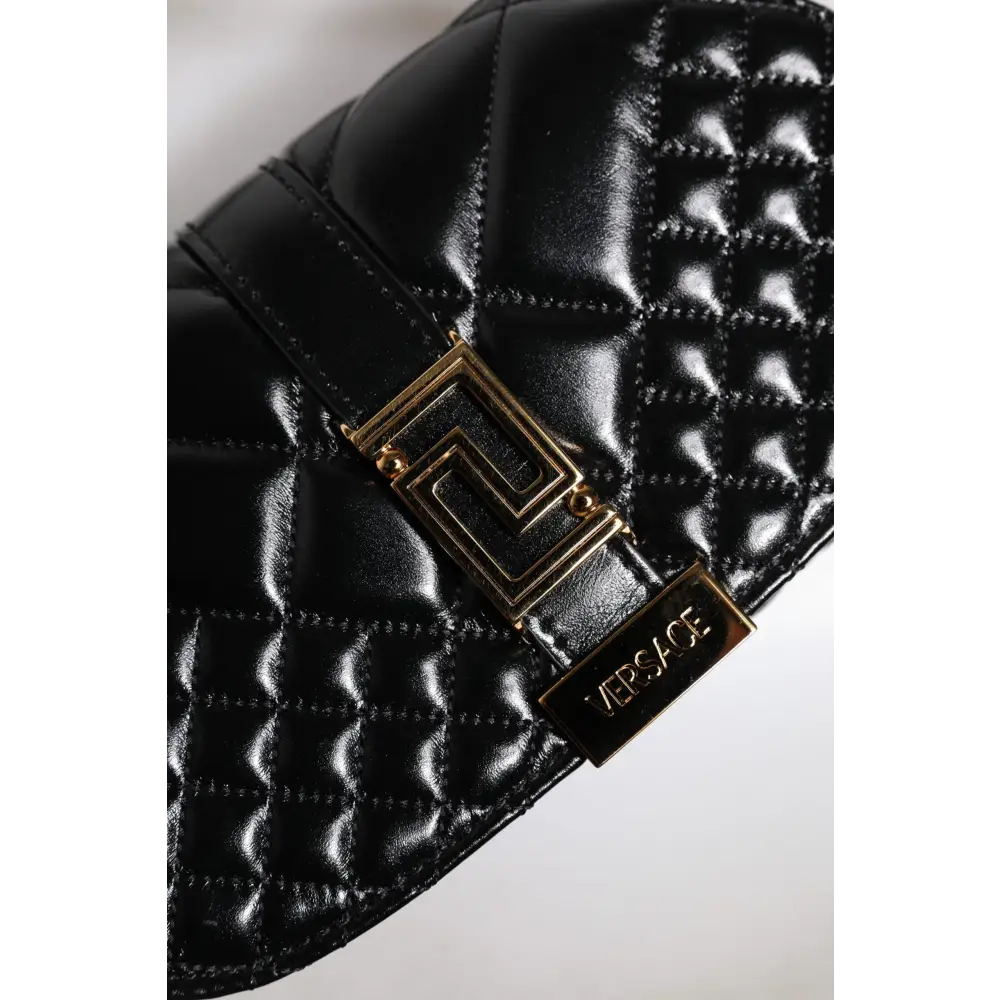 Versace Tasche mit gestepptem Schulterriemen aus schwarzem Kalbsleder
