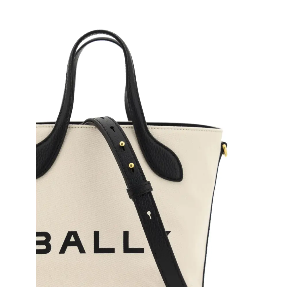 Bally Elegante Monogramm-Eimertasche in Schwarz & Weiß