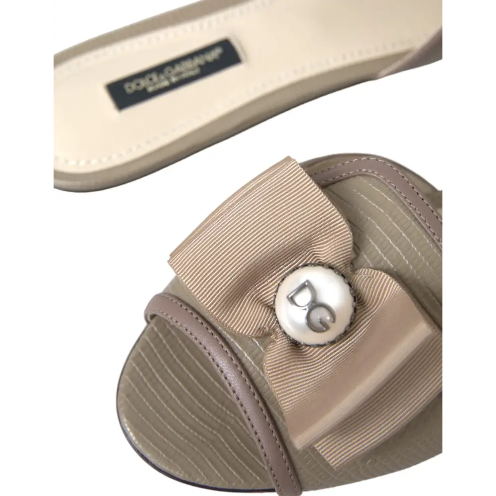 Dolce & Gabbana Beige Logo Perle Flats Sandalen Rutschen Schuhe - EU35/US4.5