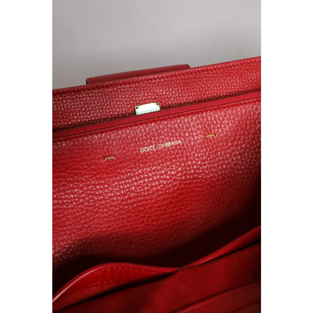 Dolce & Gabbana Rote Kalbsleder Tasche mit Logo-Plakette am oberen Griff