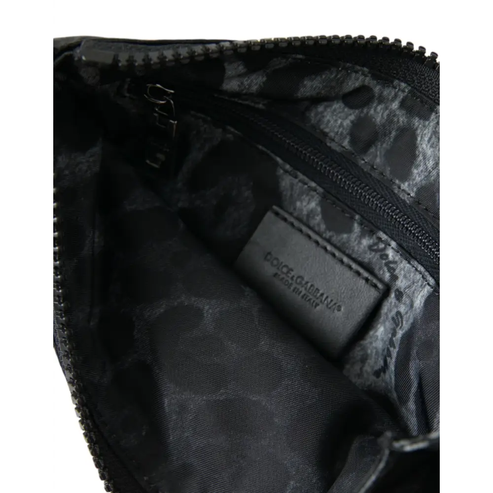 Dolce & Gabbana Schwarzes Nylon Logo Plaque Schlüsselanhänger Beutel Clutch Taschen