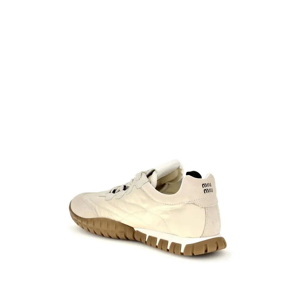 Miu Miu Sneaker aus recyceltem Polyamid in Creme