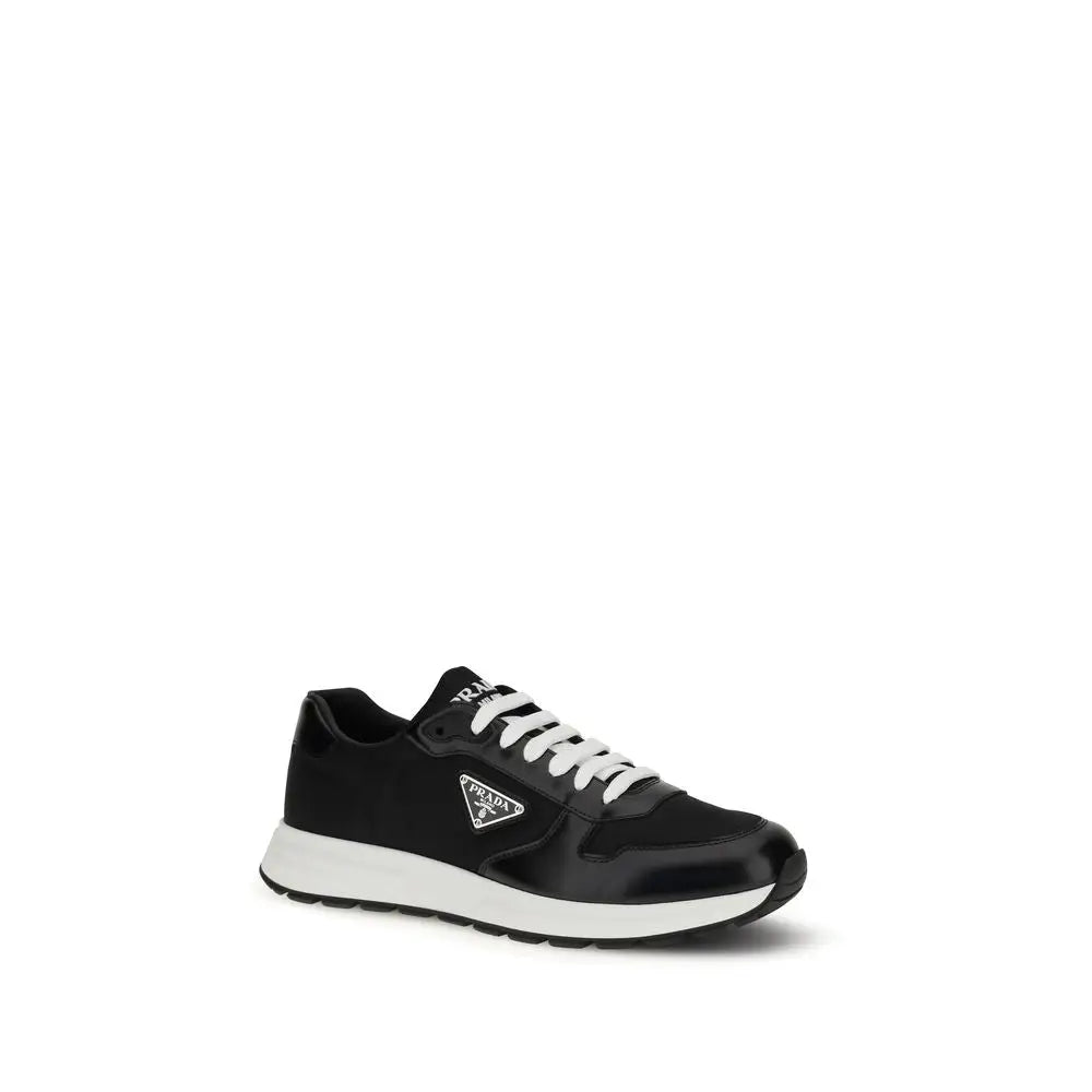Prada Schwarze Sneaker aus recyceltem Polyamid