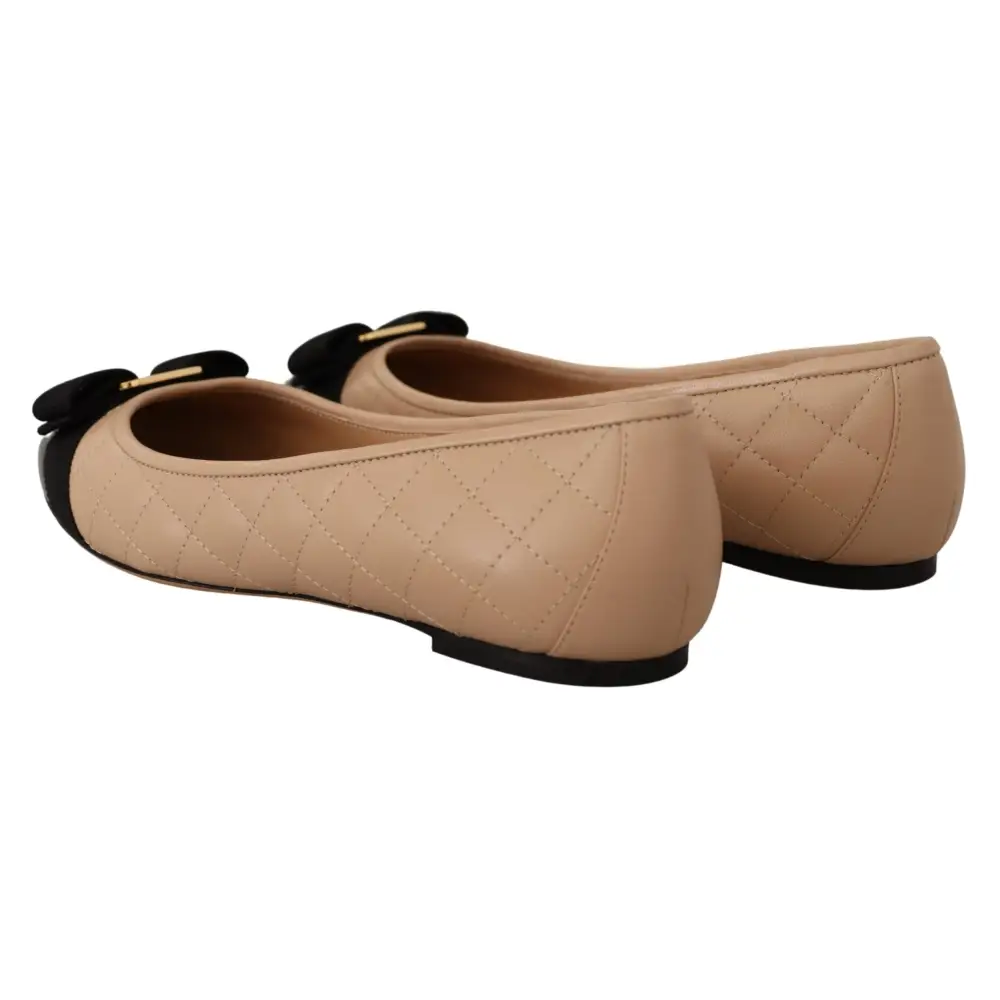 Salvatore Ferragamo Elegante gesteppte Lederflats - schickes zweifarbiges Design - EU35/US4.5