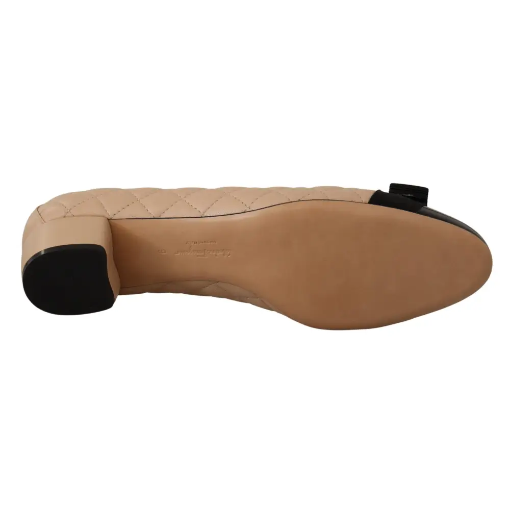 Salvatore Ferragamo Elegante gesteppte Lederpumps in Beige und Schwarz - EU36/US5.5