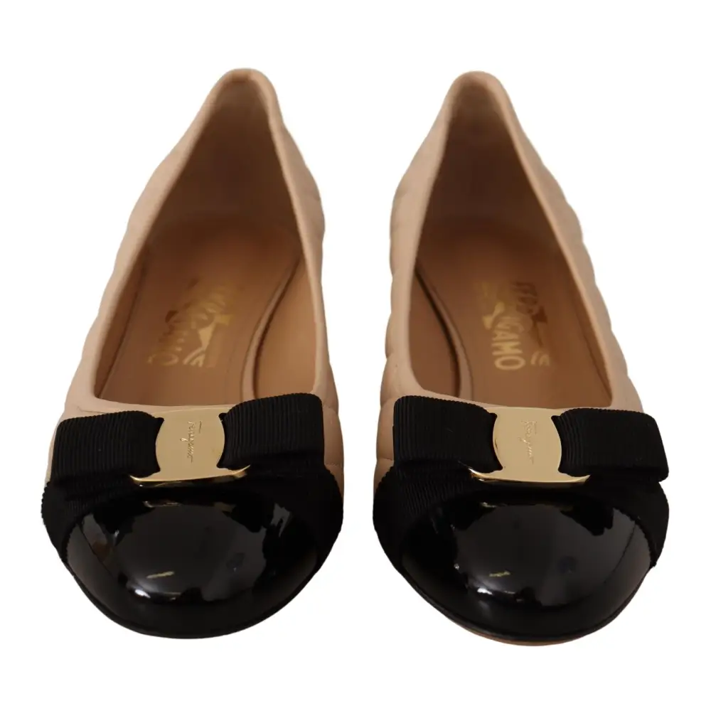 Salvatore Ferragamo Elegante gesteppte Lederpumps in Beige und Schwarz - EU36/US5.5