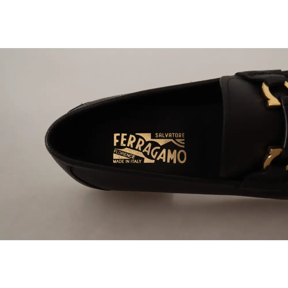 Salvatore Ferragamo Elegante Loafers aus schwarzem Kalbsleder