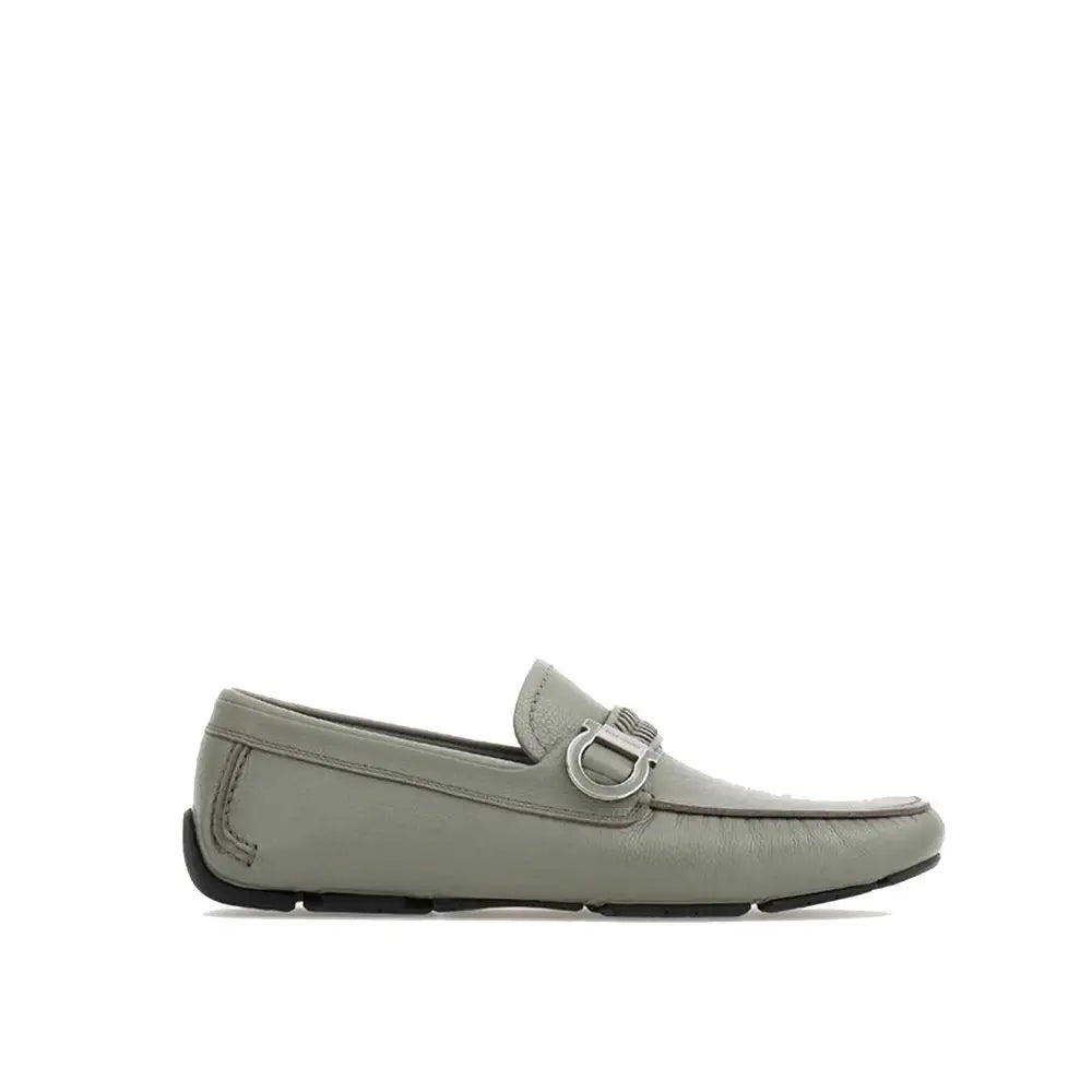 Salvatore Ferragamo Graue Kalbsleder-Slipper - EU43/US10