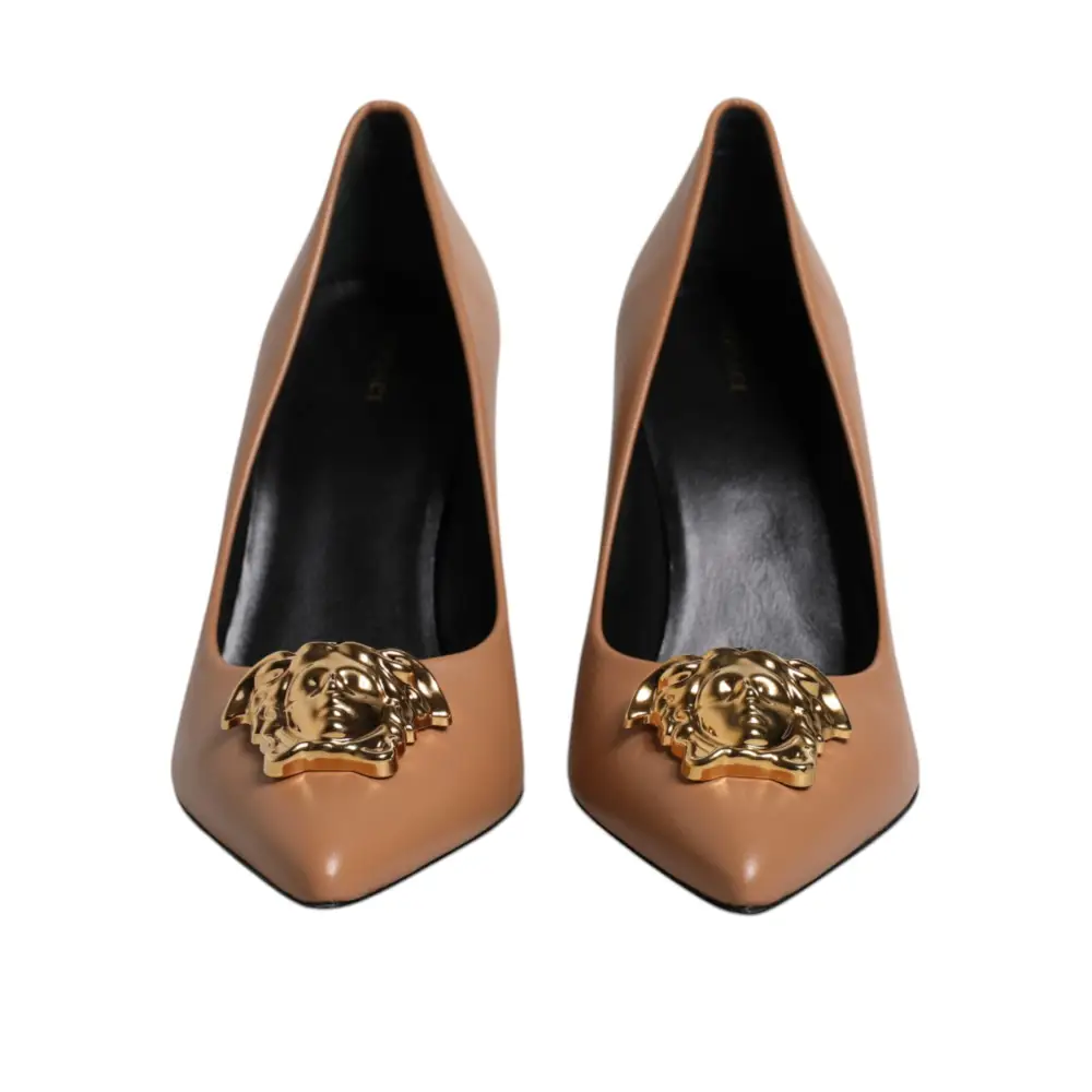 Versace Braun Leder Logo Plaque High Heels Pumps Schuhe