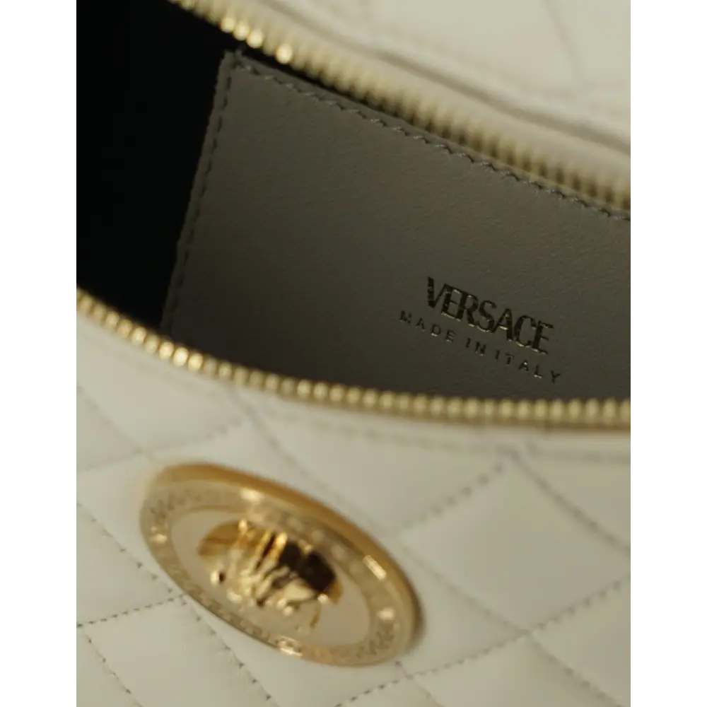 Versace Elegante Gürteltasche aus weißem Lammleder
